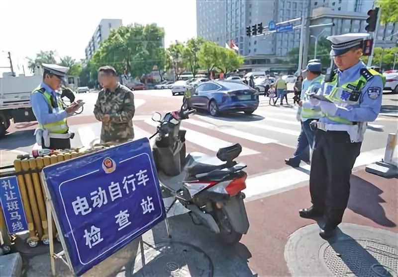 安徽省市場監(jiān)管局、經(jīng)濟和信息化廳、公安廳關(guān)于加強電動自行車國家標(biāo)準(zhǔn)實施監(jiān)督的通知